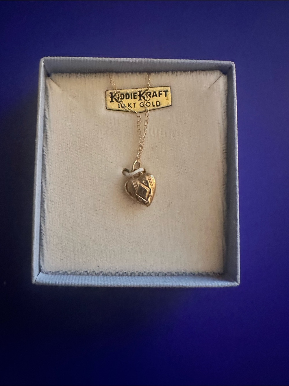 10KT Gold Heart Pendant Necklace - Gold